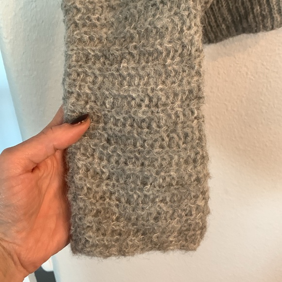 Free People Moonbeam V neck sweater-size Small-gray - Picture 6 of 8